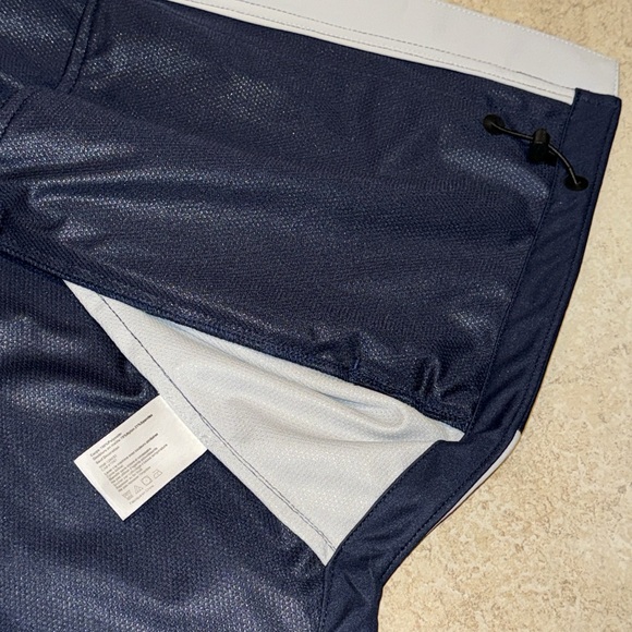 Men’s Greg Norman Weatherknit Short Sleeve Jacket Size Large - Picture 7 of 11